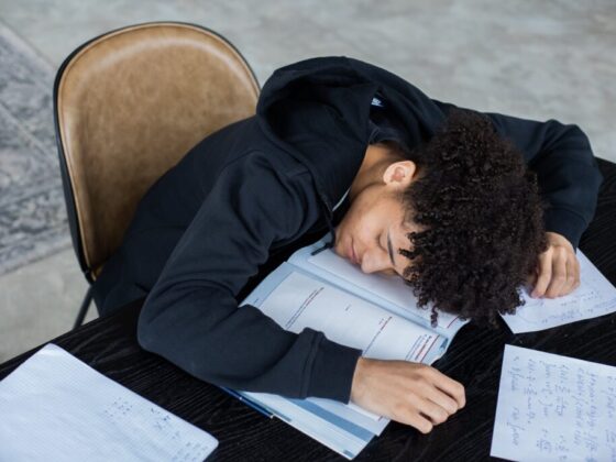 بی خوابی تأثیر منفی بر امتحانات دانش‌آموزان دارد